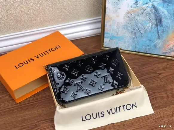 LOUIS POCHETTE FÉLICIE VUITTON 0625